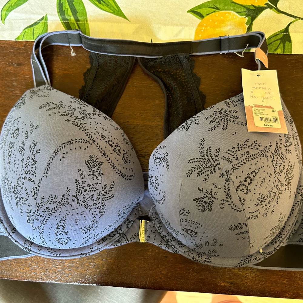 Cacique/ Lane Bryant boost plunge 42c NWT